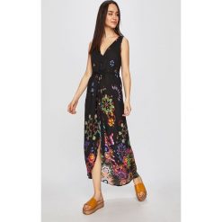 Desigual - Sukienka plażowa. Czarne stroje kąpielowe damskie Desigual, na plażę, s, bez wzorów, z wiskozy, bez kołnierzyka, bez rękawów. W wyprzedaży za 169,90 zł.