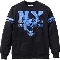 Bluza z nadrukiem w stylu college bonprix czarny. Czarne bluzy chłopięce bonprix, z nadrukiem, sportowe, bez rękawów, bez kaptura. Za 44,99 zł.