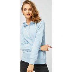 Sportowa bluza z kapturem. Niebieskie bluzy sportowe damskie Moodo, s, bez wzorów, z bawełny, z długim rękawem, długie, z kapturem. Za 49,99 zł.