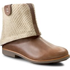 Botki EMU AUSTRALIA - Willandra W11059 Sand. Brązowe botki damskie na obcasie EMU Australia, z materiału. W wyprzedaży za 429,00 zł.