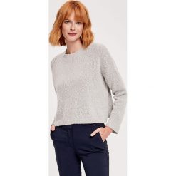 Sweter w kolorze jasnoszarym. Szare swetry damskie ZOCHA, m, z wełny. W wyprzedaży za 219,95 zł.