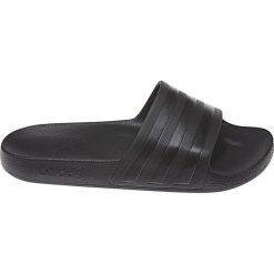 KLAPKI ADILETTE AQUA. Czarne kapcie męskie Adidas, z tworzywa sztucznego. Za 79,99 zł.