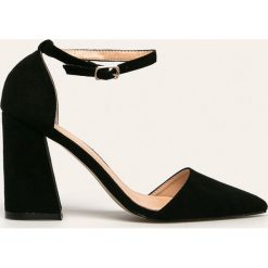 Glamorous - Czółenka. Czarne czółenka damskie Glamorous, bez wzorów, z materiału, bez obcasa, na obcasie. W wyprzedaży za 159,90 zł.