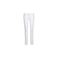 Jeansy slim fit Guess CURVE X. Białe jeansy damskie Guess, z aplikacjami, z jeansu. Za 439,00 zł.