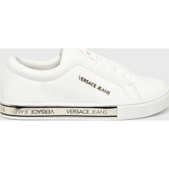 Versace Jeans - Buty. Białe buty sportowe damskie Versace Jeans, bez wzorów, z jeansu, sportowe. W wyprzedaży za 499,90 zł.