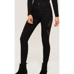 Jeansy high waist skinny - Czarny. Czarne rurki damskie marki House, z jeansu, z podwyższonym stanem. Za 69,99 zł.