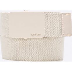 Calvin Klein Jeans - Pasek. Białe paski męskie marki Calvin Klein Jeans, w paski, z bawełny. W wyprzedaży za 119,90 zł.