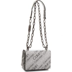 Torebka CALVIN KLEIN - Ck Candy Small Cross K60K604383 910. Szare torebki klasyczne damskie marki Calvin Klein, ze skóry ekologicznej. W wyprzedaży za 439,00 zł.