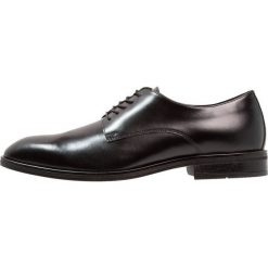 KIOMI Eleganckie buty black. Czarne buty wizytowe męskie marki KIOMI, ze skóry, na sznurówki. Za 379,00 zł.
