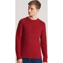 Strukturalny sweter - Czerwony. Czerwone swetry męskie Reserved, s, bez wzorów, bez kołnierzyka, bez kaptura. Za 139,99 zł.
