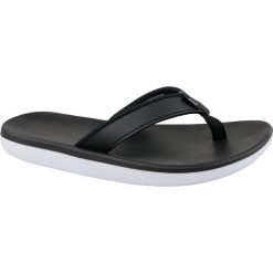 Nike Wmns Bella Kai Thong AO3622-002. Czarne klapki damskie Nike, bez wzorów, ze skóry, bez obcasa. W wyprzedaży za 159,99 zł.