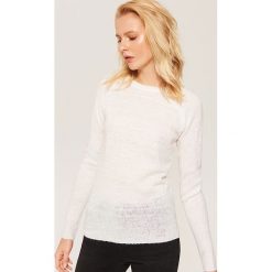 Sweter ze sztucznymi perłami - Kremowy. Białe swetry klasyczne damskie House, l. Za 59,99 zł.