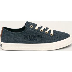 Tommy Hilfiger - Tenisówki. Niebieskie trampki i tenisówki damskie TOMMY HILFIGER, bez wzorów, z gumy, na sznurówki. Za 299,90 zł.