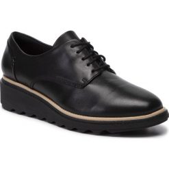 Półbuty CLARKS - Sharon Noel 261390754 Black Leather. Czarne półbuty damskie Clarks, bez wzorów, ze skóry, bez obcasa, na obcasie, bez zapięcia. Za 389,00 zł.