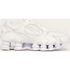 Nike - Buty Shox Tl Nova. Białe buty sportowe damskie Nike, bez wzorów, ze skóry, sportowe. Za 679,90 zł.