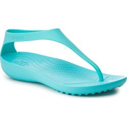 Sandały CROCS - Serena Flip W 205468 Pool. Niebieskie klapki damskie Crocs, bez wzorów, z tworzywa sztucznego, bez obcasa. W wyprzedaży za 129,00 zł.