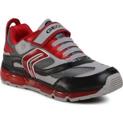 Sneakersy GEOX - J Android B. B J0444B 0CEFU C0051 DD Grey/Red. Szare trampki chłopięce Geox, bez wzorów, ze skóry ekologicznej, na rzepy. Za 329,00 zł.