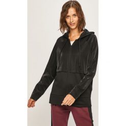 Under Armour - Bluza. Niebieskie bluzy damskie Under Armour, s, bez wzorów, z poliesteru, bez rękawów, z kapturem. W wyprzedaży za 239,90 zł.