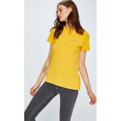 Tommy Jeans - Top. Szare topy damskie Tommy Jeans, l, z bawełny, z okrągłym kołnierzem. Za 139,90 zł.