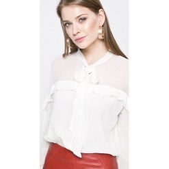 Pepe Jeans - Bluzka Daniela. Białe bluzki damskie Pepe Jeans, na co dzień, s, bez wzorów, z poliesteru, casualowe, bez kołnierzyka, bez rękawów. W wyprzedaży za 139,90 zł.