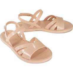 ZAXY 17929 FLOW SANDAL FEM 90495 FF285032 nude, sandały damskie. Sandały damskie Zaxy, bez wzorów, bez obcasa, bez zapięcia. Za 129,90 zł.