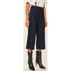 G-Star Raw - Spodnie. Niebieskie spodnie damskie G-Star RAW, bez wzorów, z elastanu, retro. W wyprzedaży za 539,90 zł.
