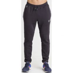 SPODNIE DRESOWE EA7 Emporio Armani. Czarne spodnie męskie EA7 Emporio Armani, na co dzień, s, z nadrukiem, z dresówki. Za 433,30 zł.