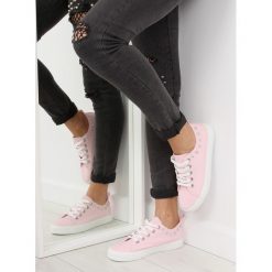 Trampki z cyrkoniami różowe BL122p PINK. Różowe trampki i tenisówki damskie obuwie damskie, bez wzorów, z tkaniny, bez zapięcia. Za 130,07 zł.
