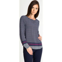 Granatowa bluzka ze wzorem QUIOSQUE. Brązowe bluzki longsleeves QUIOSQUE, w geometryczne wzory, z jeansu, boho. W wyprzedaży za 89,99 zł.