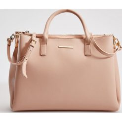 Torebka city bag - Beżowy. Brązowe torebki klasyczne damskie Mohito, bez wzorów, bez dodatków. W wyprzedaży za 59,99 zł.