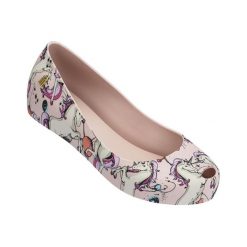 Baleriny w kolorze jasnorożowym ze wzorem. Różowe baleriny dziewczęce Melissa, Pepe Jeans, bez wzorów, bez obcasa. W wyprzedaży za 169,95 zł.