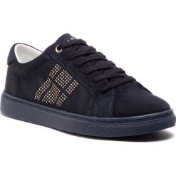 Sneakersy TOMMY HILFIGER - Sparkle Satin Essential Sneaker FW0FW03694 Midnight 403. Niebieskie półbuty damskie TOMMY HILFIGER, ze skóry. W wyprzedaży za 319,00 zł.
