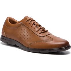 Półbuty CLARKS - Vennor Vibe 261317477 Tan Leather. Pomarańczowe półbuty męskie Clarks, na co dzień, bez wzorów, ze skóry, bez zapięcia. W wyprzedaży za 239,00 zł.