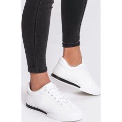 Białe Buty Sportowe Turning Away. Białe buty sportowe damskie Renee, bez wzorów, sportowe. Za 69,99 zł.