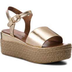 Espadryle INUOVO - 8861 Gold. Żółte espadryle damskie marki Inuovo, bez wzorów, ze skóry, bez obcasa, na obcasie. W wyprzedaży za 219,00 zł.