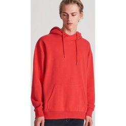 Gładka bluza z kapturem - Pomarańczowy. Pomarańczowe bluzy męskie Reserved, xl, bez wzorów, z kapturem, bez rękawów, z kapturem. Za 89,99 zł.