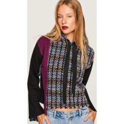 Bluza z łączonych materiałów - Wielobarwn. Szare bluzy damskie Reserved, s, bez wzorów, z materiału, bez rękawów, bez kaptura. Za 99,99 zł.