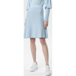 Jasnoniebieska Spódnica Daphines. Niebieskie spódniczki damskie Born2be, s, bez wzorów, mini. W wyprzedaży za 54,99 zł.