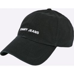 Tommy Jeans - Czapka. Czarne czapki damskie z bawełny. W wyprzedaży za 99,90 zł.