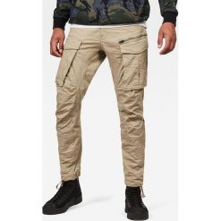G-Star Raw - Spodnie Rovic Zip 3D. Spodnie męskie G-Star RAW, na co dzień, bez wzorów, z elastanu, retro. W wyprzedaży za 239,90 zł.