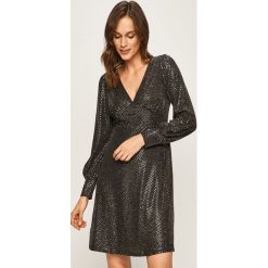 Vero Moda - Sukienka. Czarne sukienki damskie Vero Moda, na co dzień, s, bez wzorów, z elastanu, casualowe, bez kołnierzyka, z długim rękawem, długie, mini, proste. W wyprzedaży za 129,90 zł.