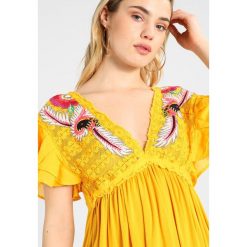 T-shirty damskie: Free People FIESTA NUEVA Tshirt z nadrukiem mustard
