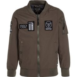 Cars Jeans KIDS SMASH Kurtka Bomber olive. Zielone kurtki męskie bomber marki Cars Jeans, z jeansu. W wyprzedaży za 188,10 zł.
