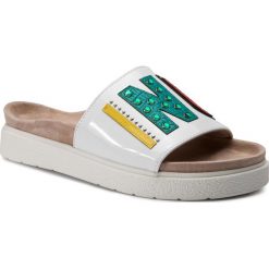 Klapki INUIKII - Slipper Dipama 70104-16 White. Białe klapki damskie marki Inuikii, z aplikacjami, ze skóry, bez obcasa. Za 1179,00 zł.