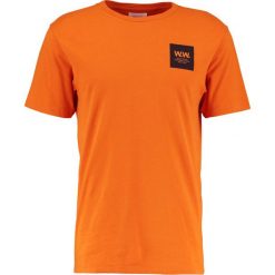 Wood Wood BOX Tshirt z nadrukiem dark orange. Brązowe koszulki polo męskie marki Wood Wood, m, z nadrukiem, z bawełny. Za 229,00 zł.