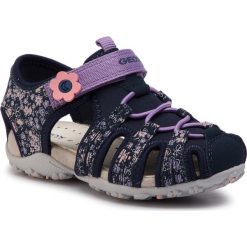 Sandały GEOX - J S.Roxanne B J92D9B 0CE15 C4002 M Navy. Niebieskie sandały dziewczęce Geox, ze skóry ekologicznej, bez zapięcia. W wyprzedaży za 169,00 zł.