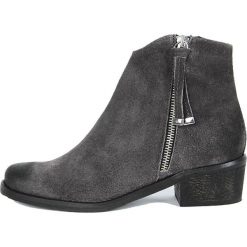 Skórzane botki w kolorze szarym. Szare botki damskie Eye, ze skóry. W wyprzedaży za 355,95 zł.
