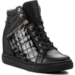 Sneakersy WOJAS - 7652-71 Czarny. Czarne sneakersy damskie Wojas, z lakierowanej skóry. W wyprzedaży za 369,00 zł.