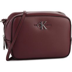 Torebka CALVIN KLEIN JEANS - Ckj Monogram Hw Camera Bag K60K605780 VAQ. Czerwone listonoszki damskie Calvin Klein Jeans, bez wzorów, z jeansu, bez dodatków. Za 359,00 zł.