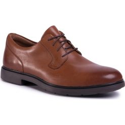 Półbuty CLARKS - Un Tailor Tle 261446807 Tan Leather. Pomarańczowe półbuty męskie Clarks, bez wzorów, ze skóry, bez zapięcia. Za 519,00 zł.